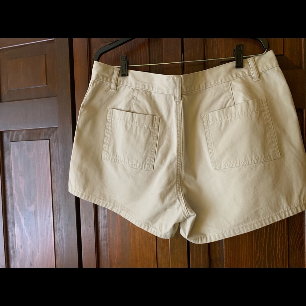Shorts - Picture 2 of 7